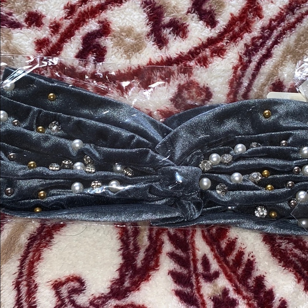 Pearl and velvet twist headband